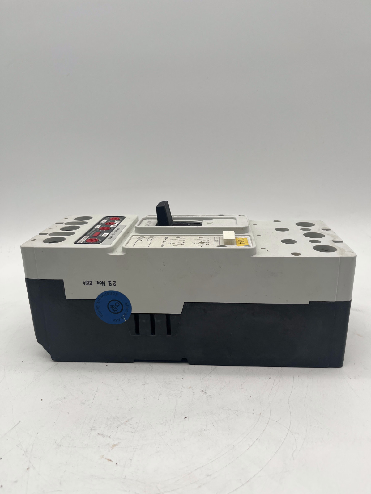 Siemens 3VF4211-1DK41-0AA0 | VDE 0660/IEC 947-2 Circuit Breaker 3-Pole