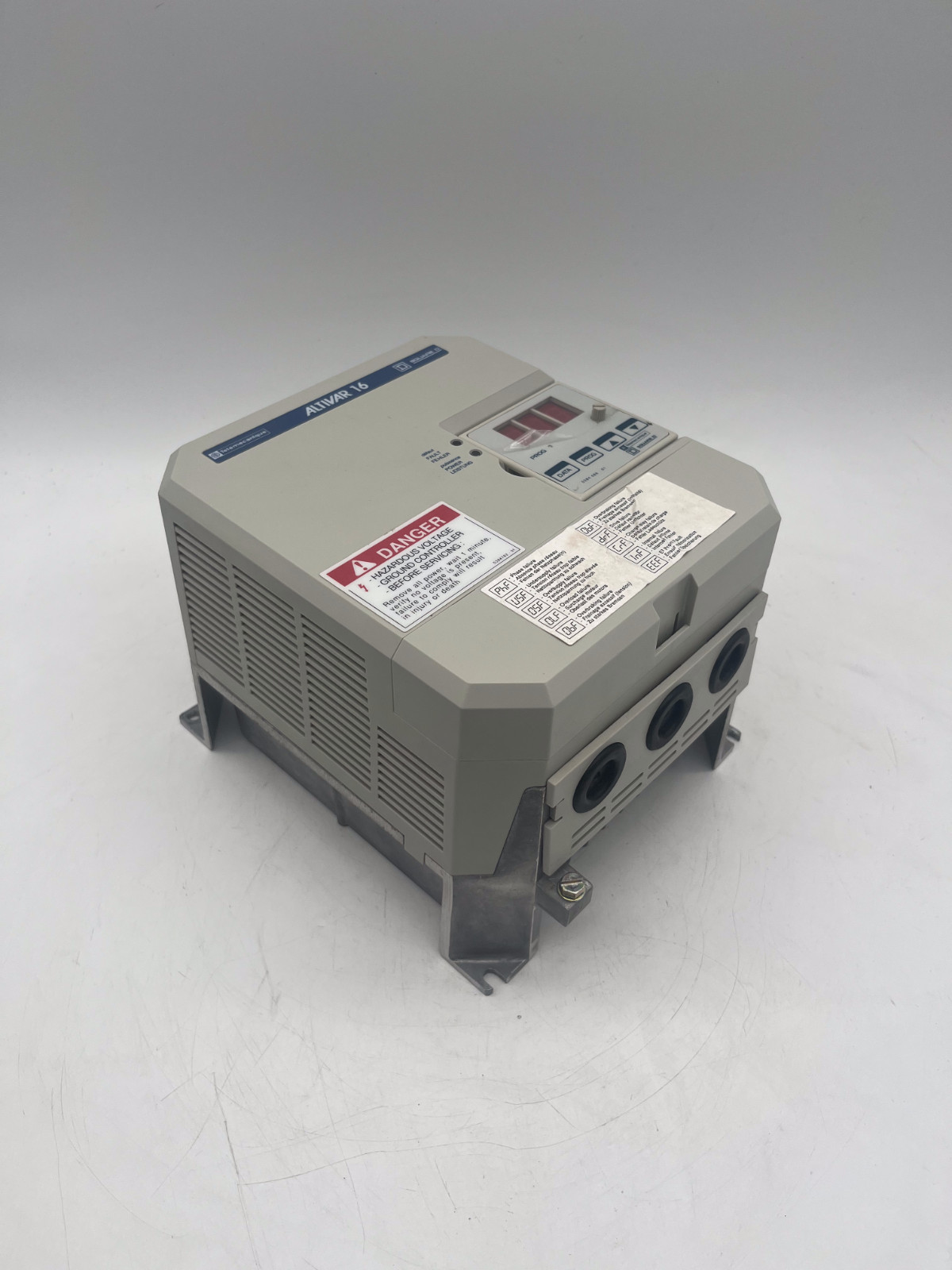 Telemecanique Altivar 16 ATV16U29M2 frequency inverter 7,1A 208/240V 1,5 kW, Telemecanique, photo 7 of 7